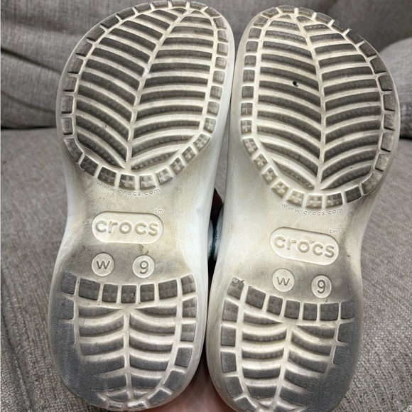 Frozen Crocs - Picture 8 of 10